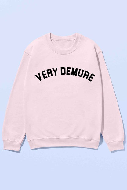 VERY DEMURE OVERSIZED SWEATSHIRT