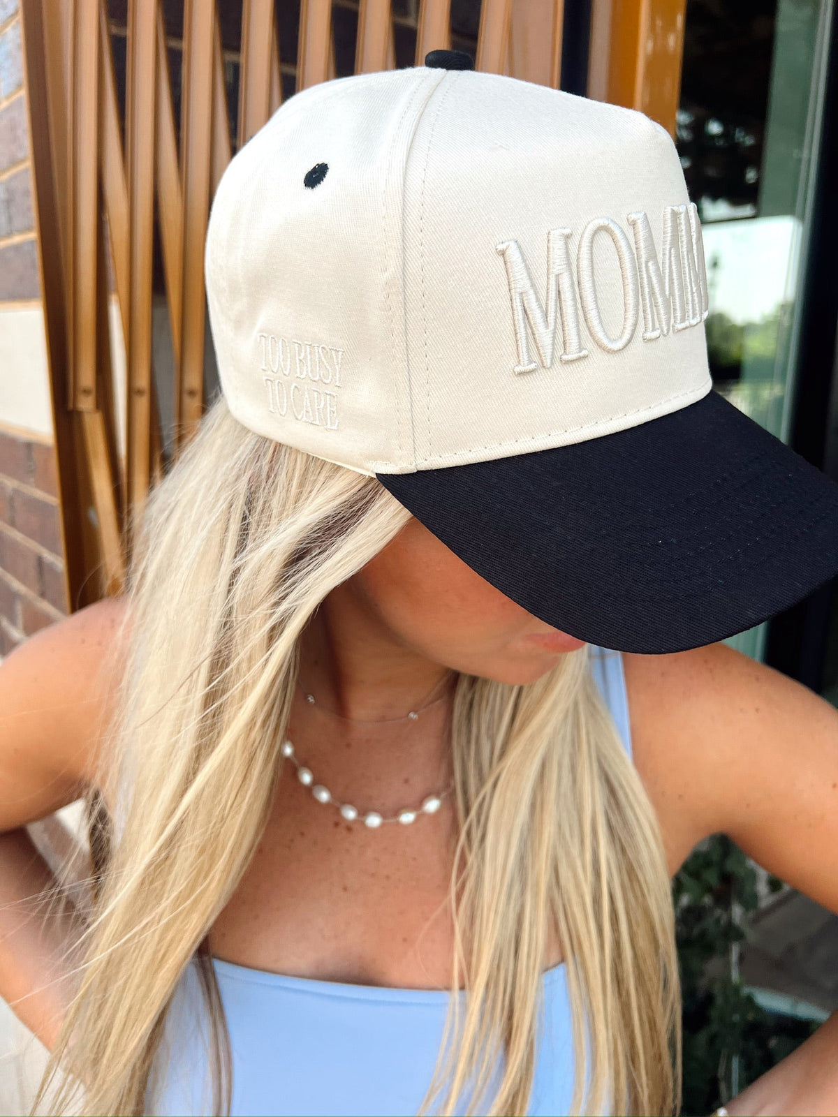 Mommin' - Vintage Trucker Hat